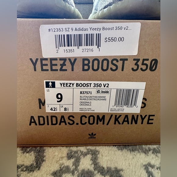 Yeezy Boost 350 V2 - Blue Tint - Size 9 - Good Condition! - Picture 6 of 8